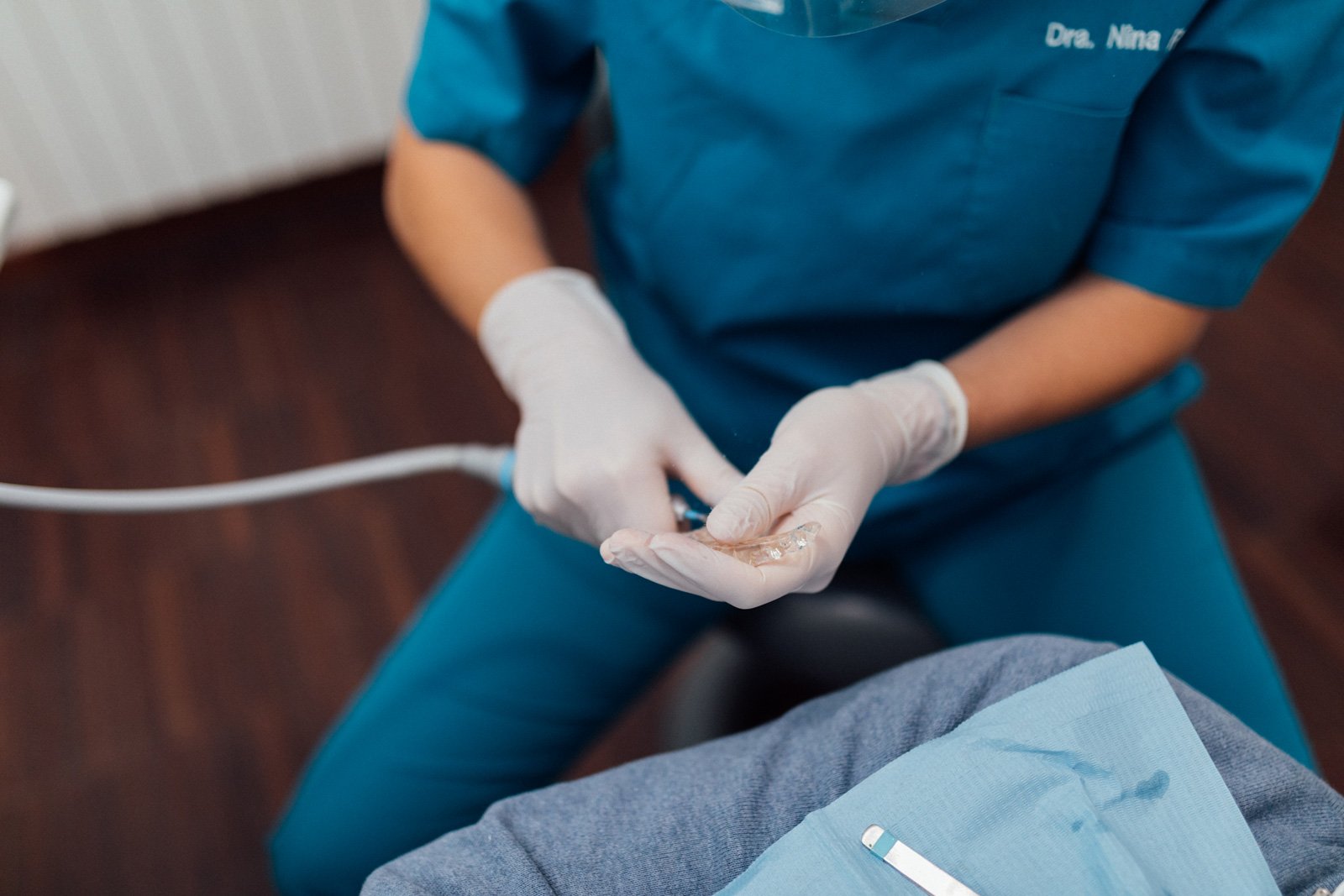 Férula de descarga: qué es y para qué sirve - Amora Clínica Dental
